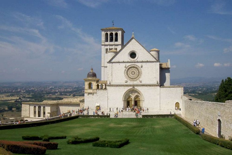 Santuario Basilica Papale e sacro convento di San Francesco d’Assisi Santuario Basilica Papale e sacro convento di San Francesco d’Assisi